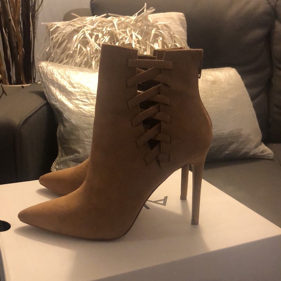 ALDO stiletto Booties (tan) size 8 women’s - Picture 2 of 10